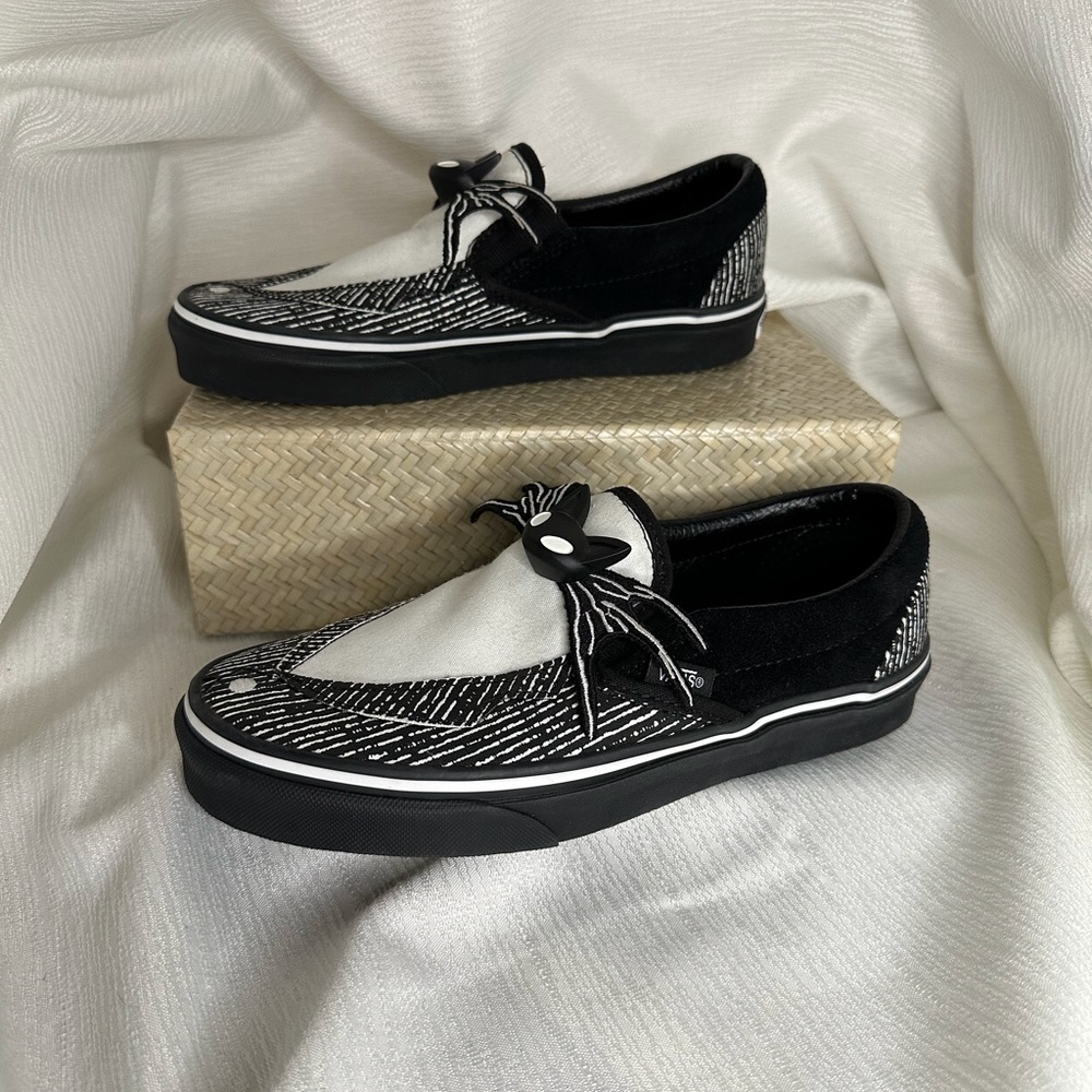 Vans – Disney – The Nightmare Before Christmas. – Jack Skellington.‎